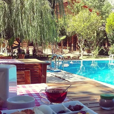 Sedir Hotel Çıralı